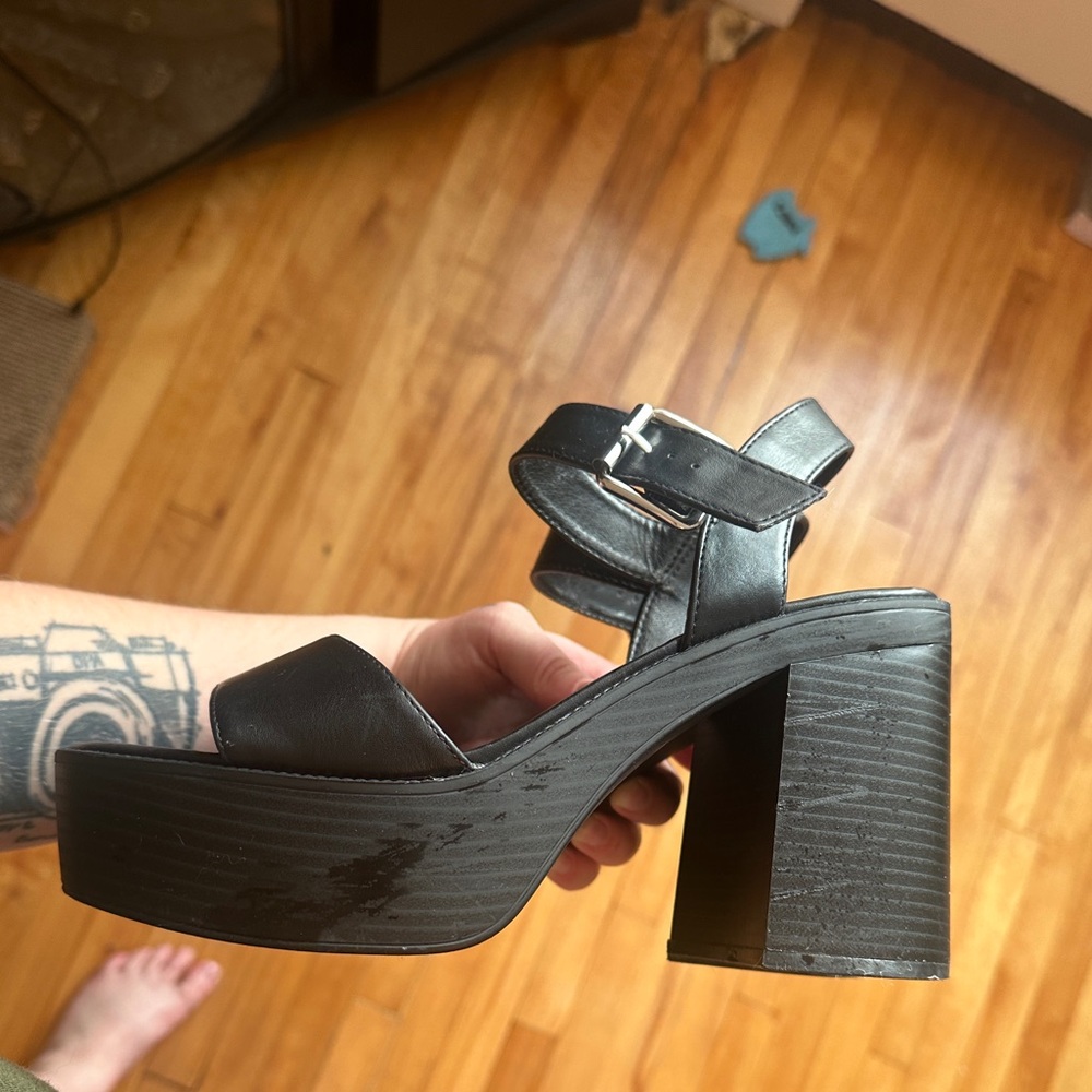 Madden Girl Goldie Sandals